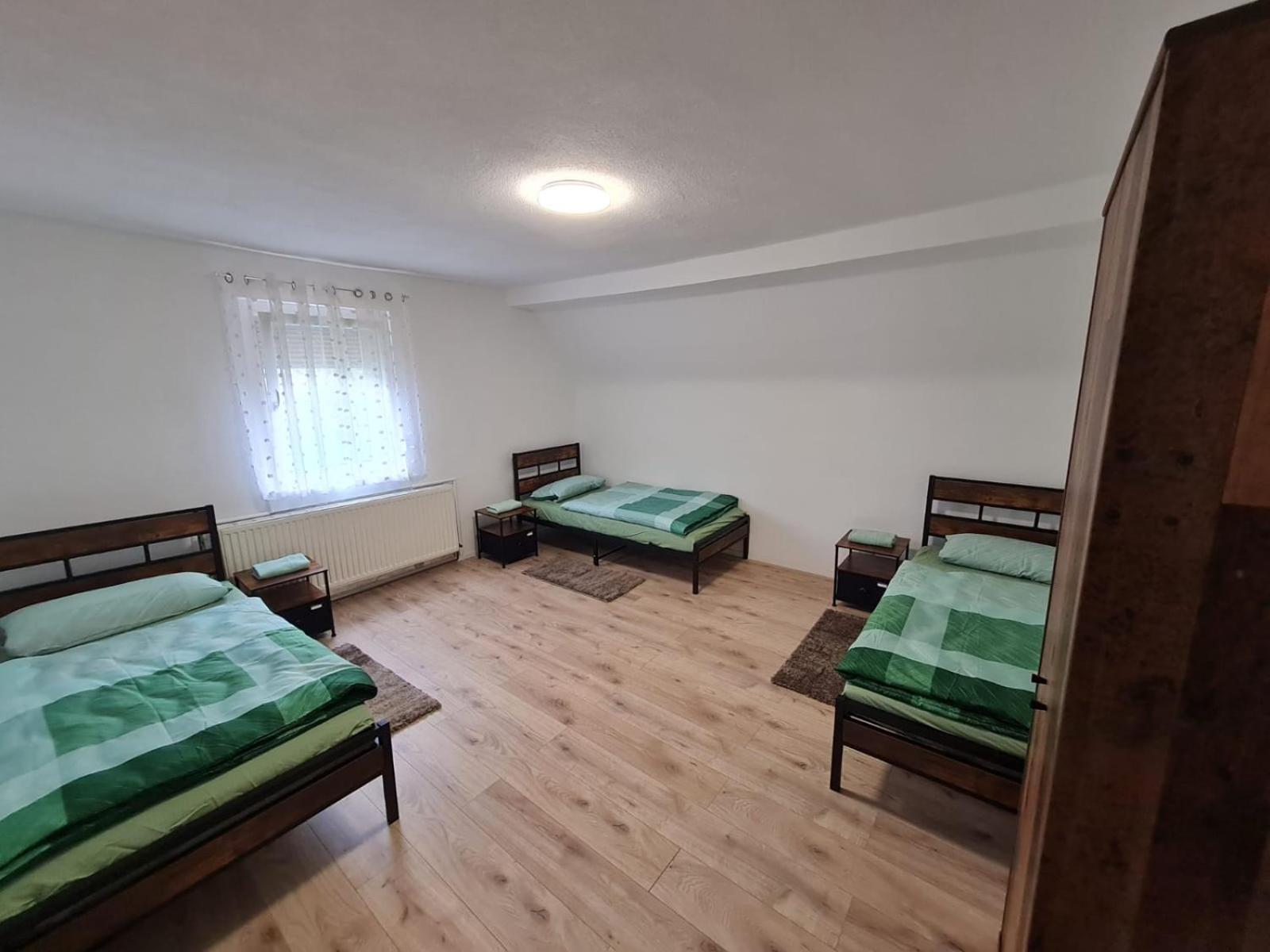 Husic Immobilien Und Handwerkerservice Rimbach  エクステリア 写真